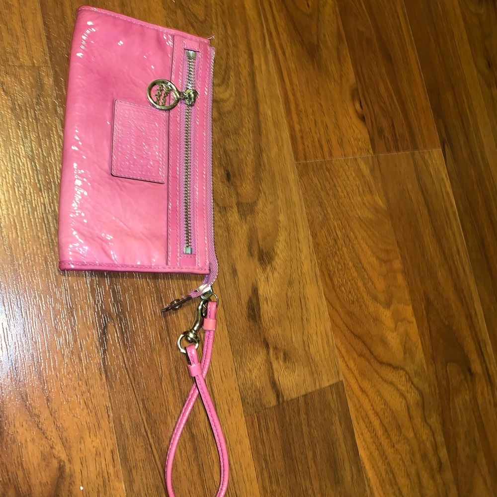 COACH poppy leather wristlet  wallet